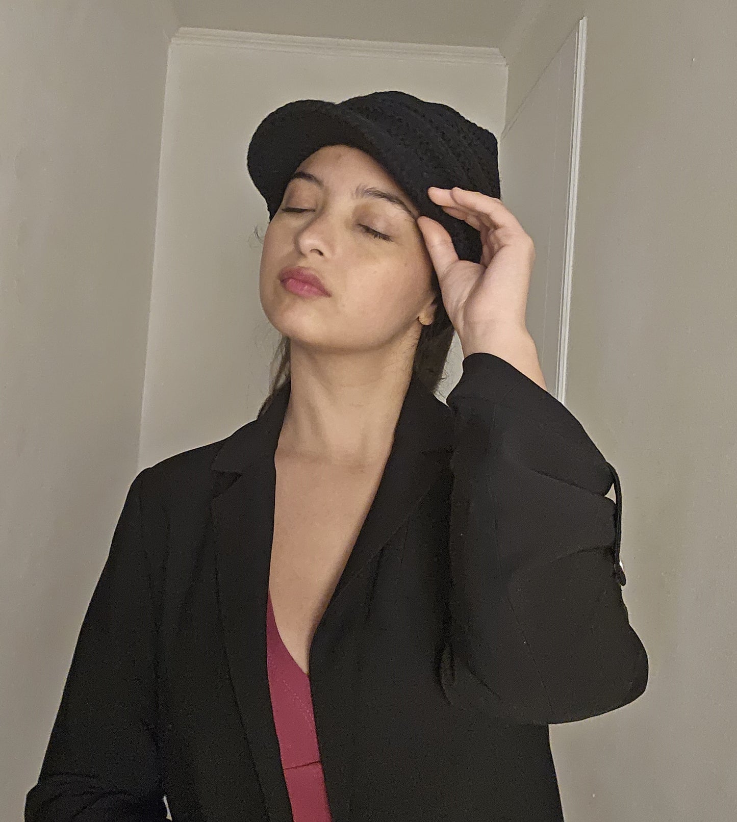 ThisGorra Invierno con Visera y orificio para cola - Negro